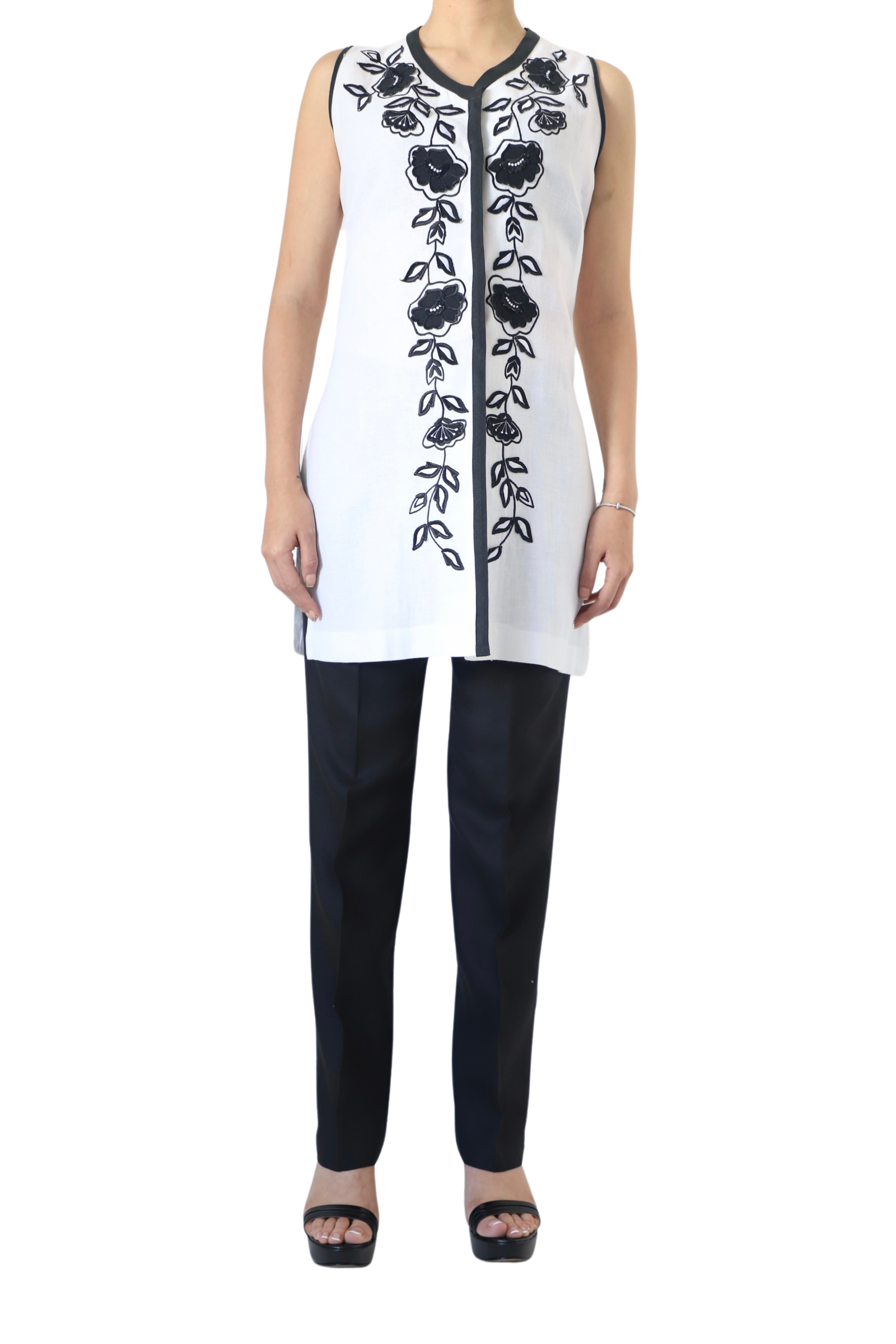 Conjunto De Lino Blanco Y Negro Con Túnica Bordada - Imagen 2