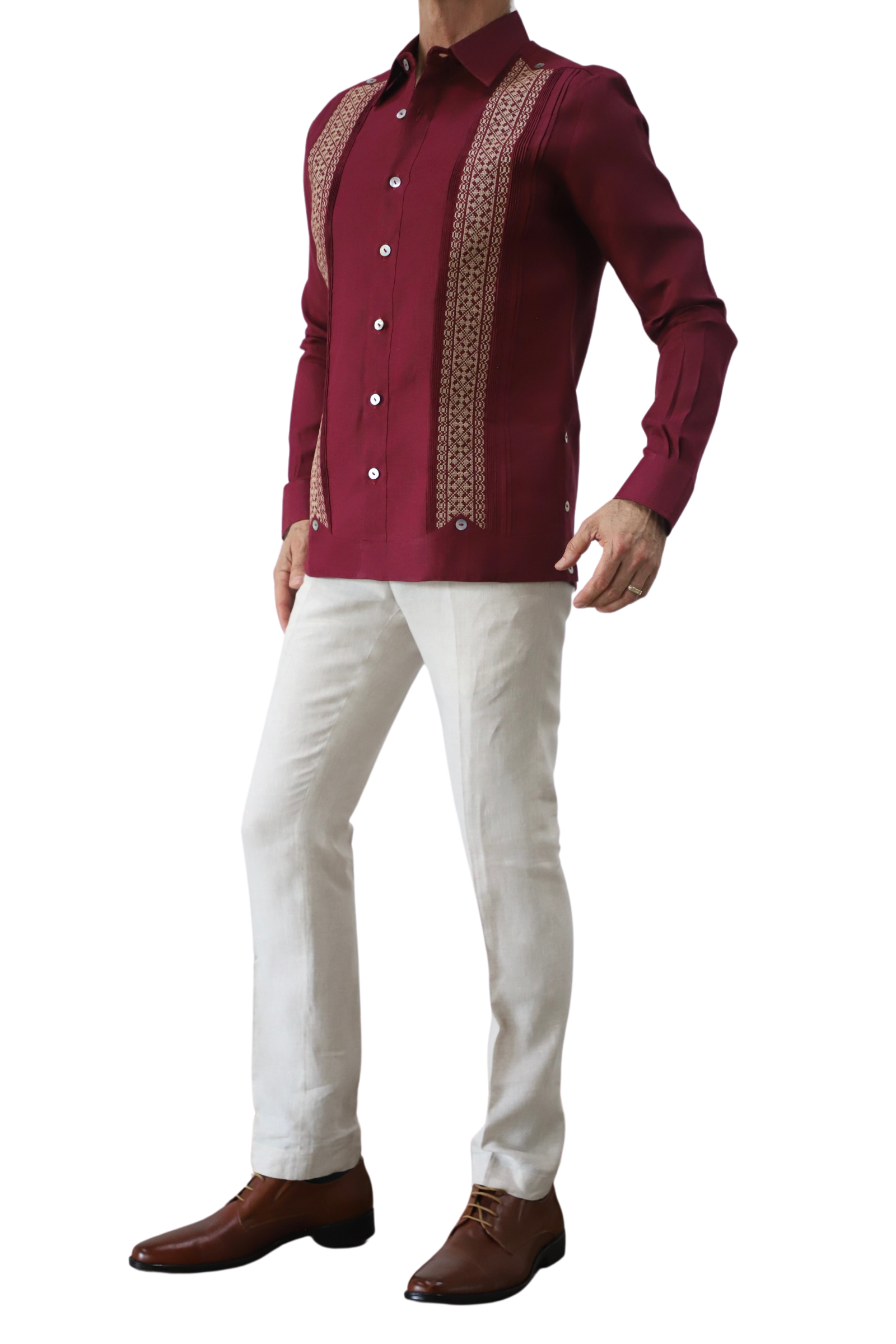Guayabera De Lino Color Vino Con Bordados Artesanales Dorados