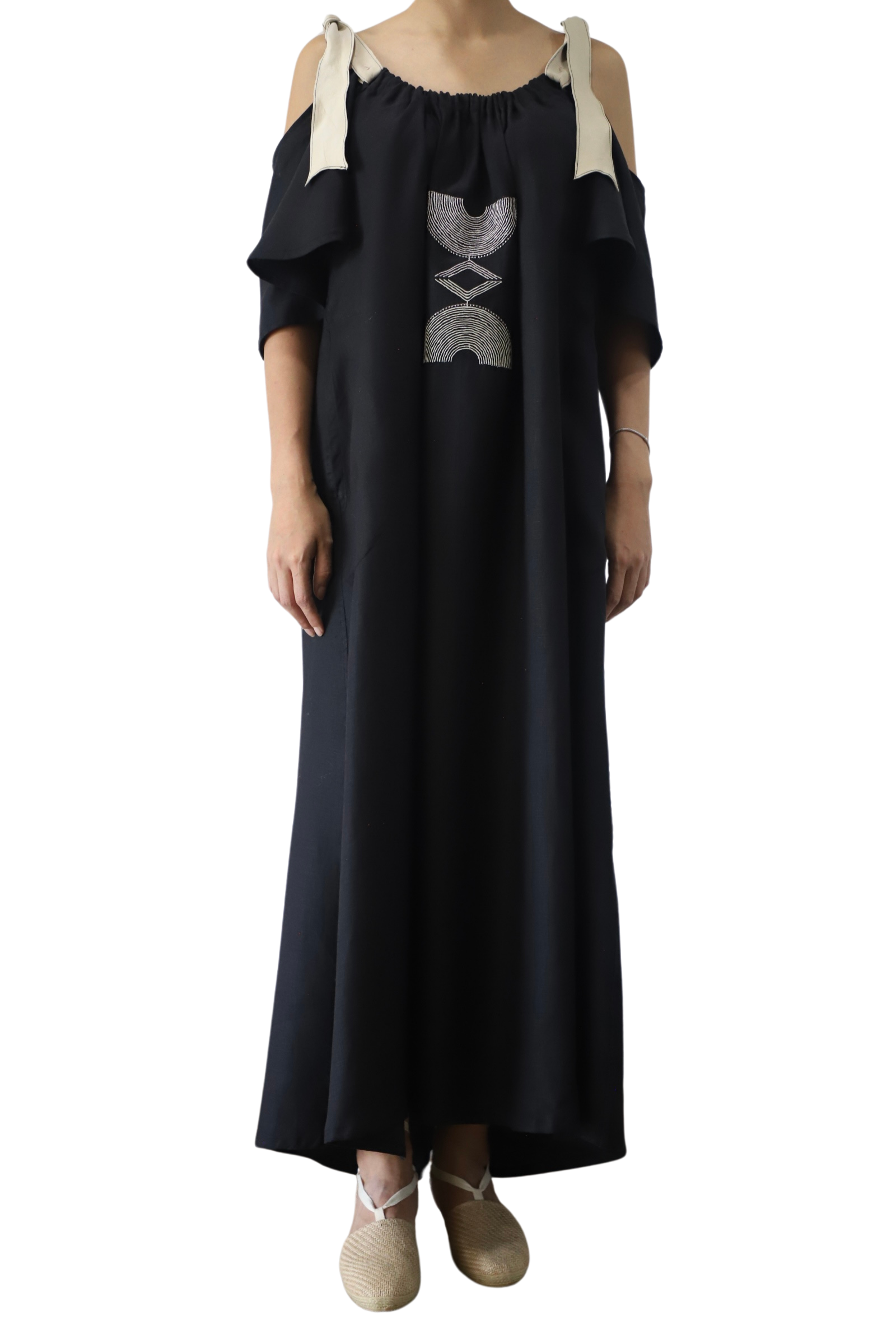 Vestido Largo De Lino Azul Con Bordado Y Moño Decorativo - Imagen 5